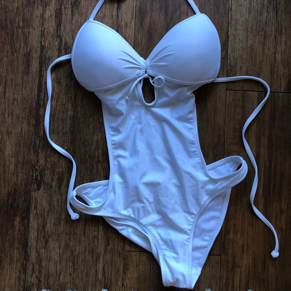 Body Glove one piece side cutout bathing suit
